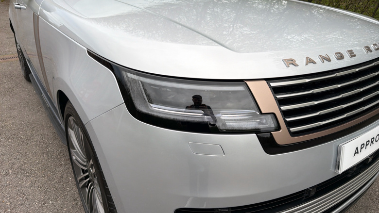 Land Rover Range Rover 4.4 P615 V8 SV 4dr Auto Petrol Estate